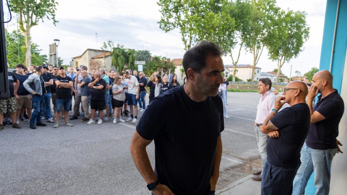SPAL, assemblea infuocata: i tifosi chiedono risposte dopo il fallimento