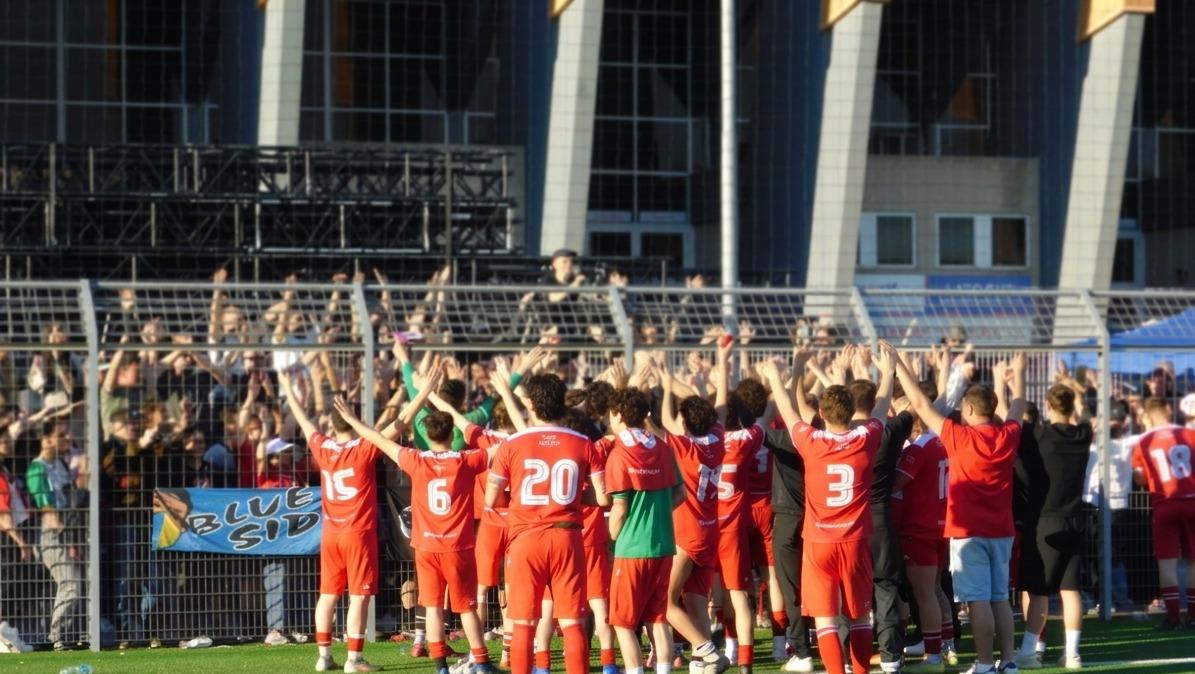 Ideale Bari, il sindaco Leccese celebra la promozione con una targa