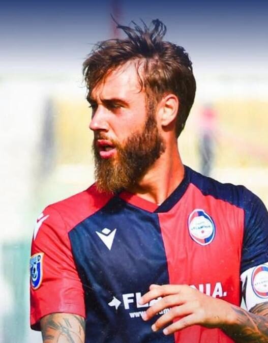 Flaminia Calcio, Simone Ricozzi prolunga: il centrocampista resta a disposizione
