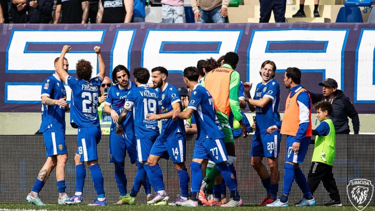 Il Siracusa rompe il silenzio: "Sono in corso trattative finalizzate ad una nuova composizione societaria"