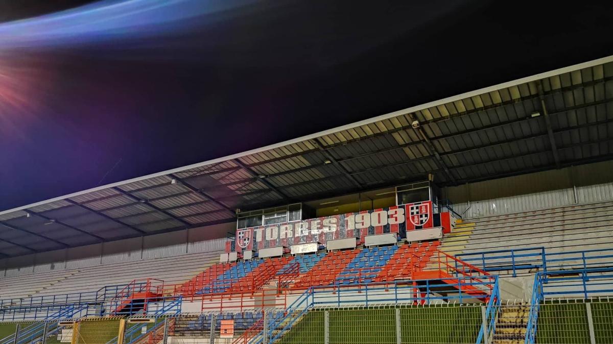 Torres, inizia il restyling del manto erboso del Vanni Sanna