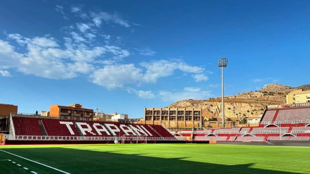 Trapani, nota congiunta di calcio e basket: «Il 16 luglio cambierà tutto»
