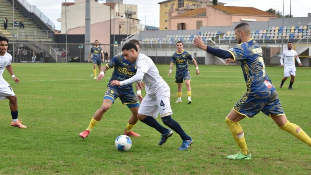Progresso, ufficiale l'ingaggio del centrocampista Samuele Saggia