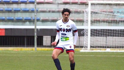 Giovanni Alessandretti al Pineto: il difensore classe 2001 firma un nuovo contratto