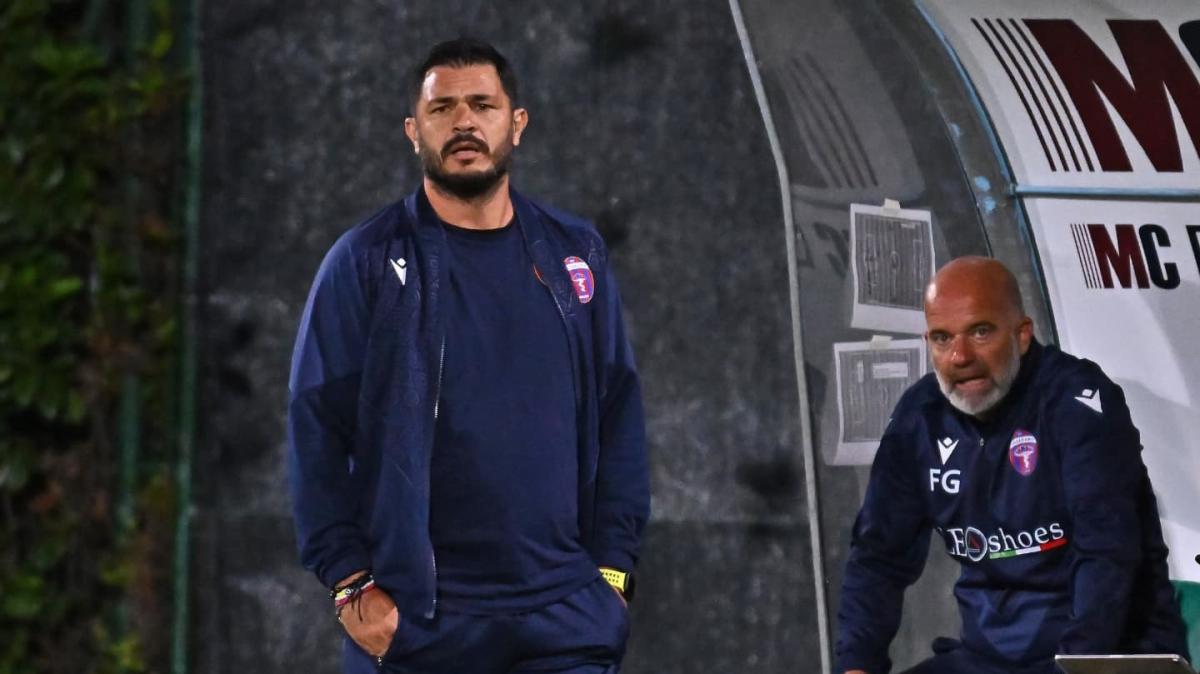 Casarano: incontro cruciale per il futuro tecnico tra il club e Vito Di Bari