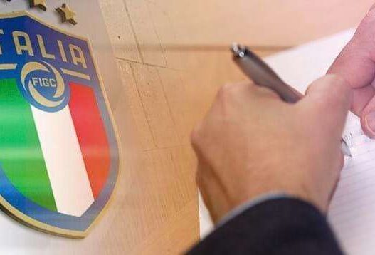 Riforma NOIF: contratti biennali e premi FIGC per il calcio dilettantistico