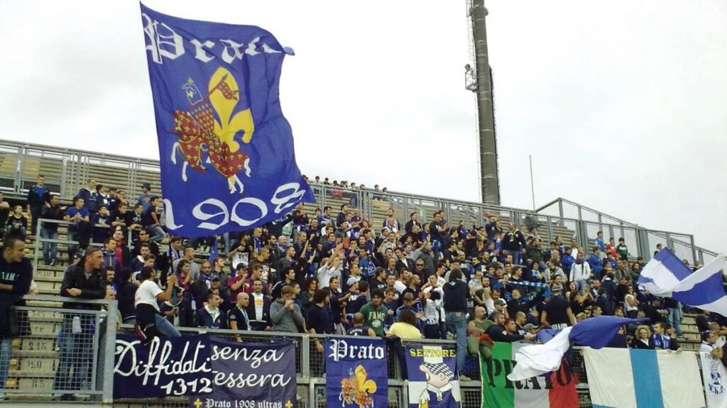 Prato, i tifosi protestano per lo stadio: obiettivo Serie C