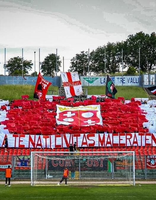 Maceratese, festa ai Pini: oltre mille tifosi per la presentazione della Serie D