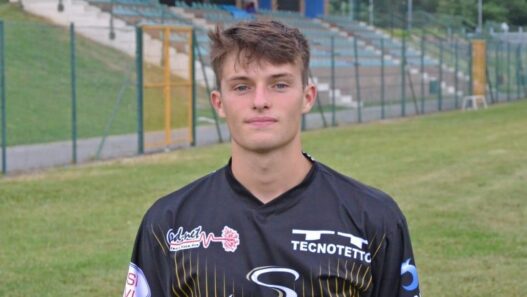 Calciomercato Serie D: svincolato un classe 2006 con quasi 80 presenze