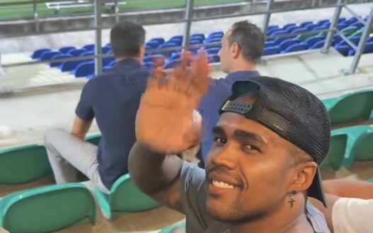 Douglas Costa torna a salutare il Chievo: presente al debutto stagionale