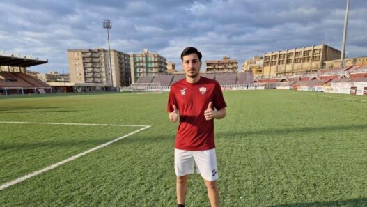 Antonio Panebianco, terzino classe 2004, cerca una nuova squadra