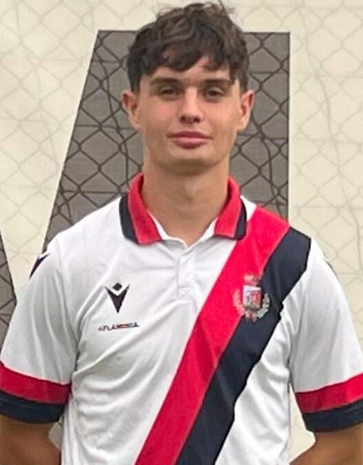 Terzino 21enne con 40+ presenze in Serie D cerca squadra