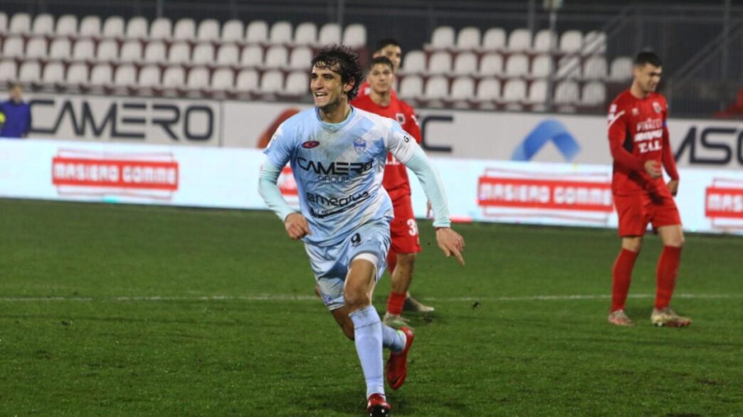 Attaccante svincolato, quasi 60 gol tra Serie C e D
