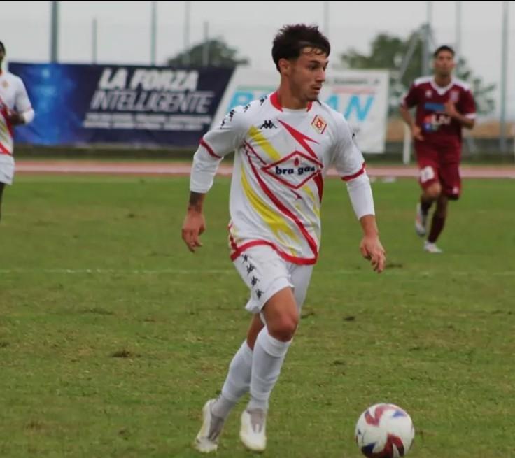 Samuele Giallombardo, centrocampista classe 2004, sul mercato