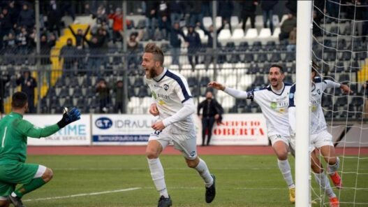 Difensore esperto svincolato: Magnus Troest, oltre 350 presenze in Serie B
