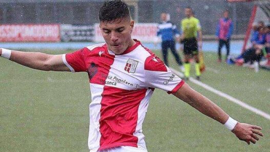 Kevin Haveri, terzino classe 2001, è svincolato dopo esperienze in Serie B e C
