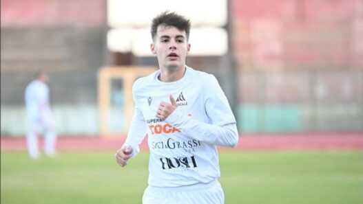 Centrocampista classe 2006 cerca nuova squadra: profilo svincolato sul mercato