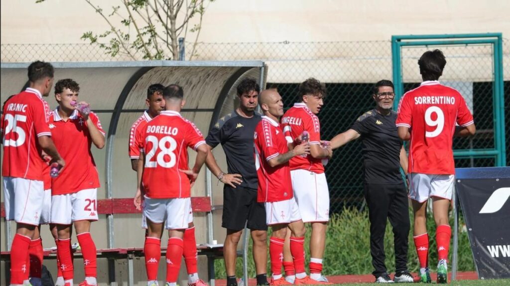 Triestina, rimonta e pari in dieci contro il Calvi Noale: 1-1 al Rocco