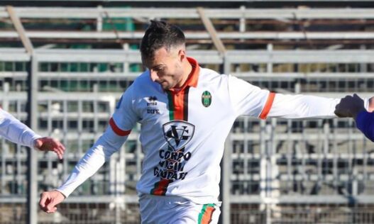 Attaccante esperto con oltre 180 gol cerca squadra