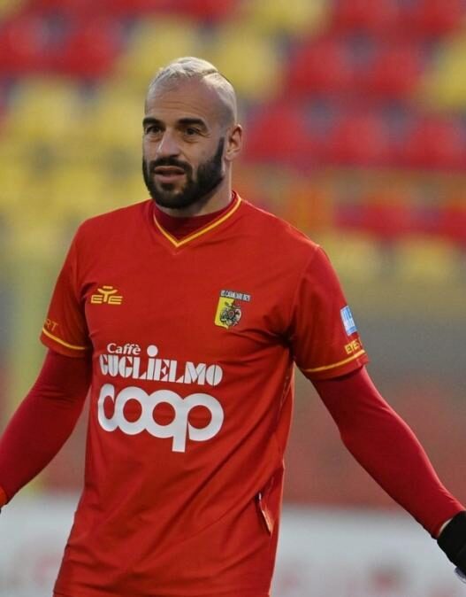 Attaccante esperto con oltre 100 gol tra i professionisti è sul mercato