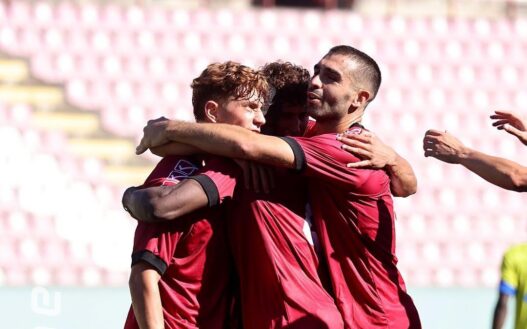 Reggina, esordio travolgente: il Licata travolto 5-0 al "Granillo"