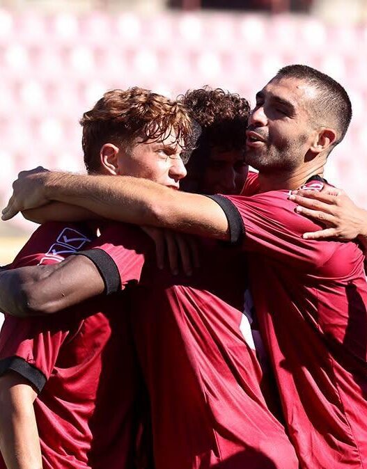 Reggina, esordio travolgente: il Licata travolto 5-0 al "Granillo"