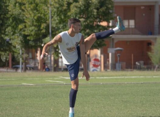 Stefano Chiariello: difensore centrale esperto per la Serie D