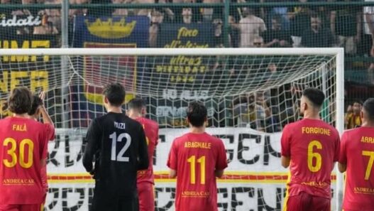 Tifoso denunciato e daspato per l'aggressione alla giornalista al Fadini