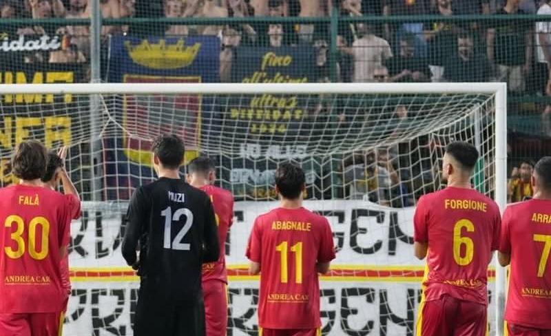 Tifoso denunciato e daspato per l'aggressione alla giornalista al Fadini