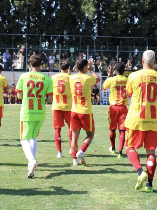 Grillo eroe, Maceratese-Santegidiese 1-1: punto a testa