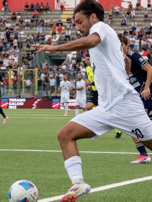 Notaresco, prima vittoria: Mercuri decide il derby al 95'