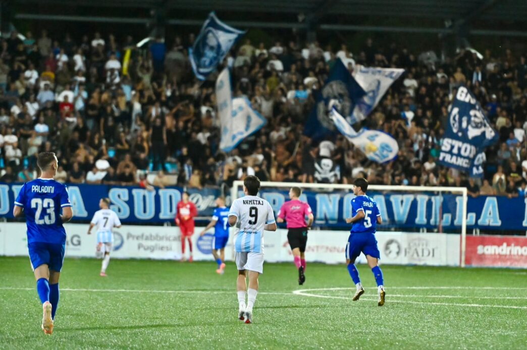 Francavilla-Brindisi, il derby va ai padroni di casa: 2-1 e vetta solitaria