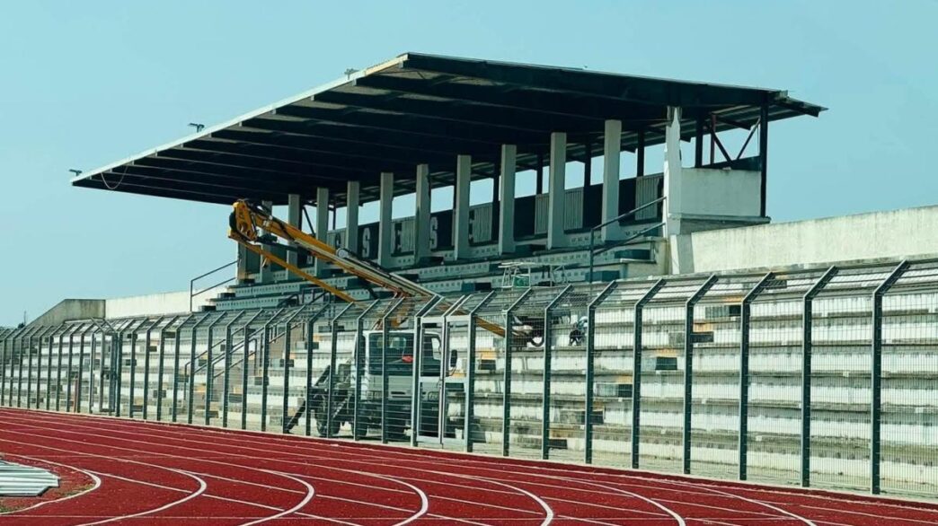 Ossese, lavori allo stadio "Frau": sponsor senza visibilità