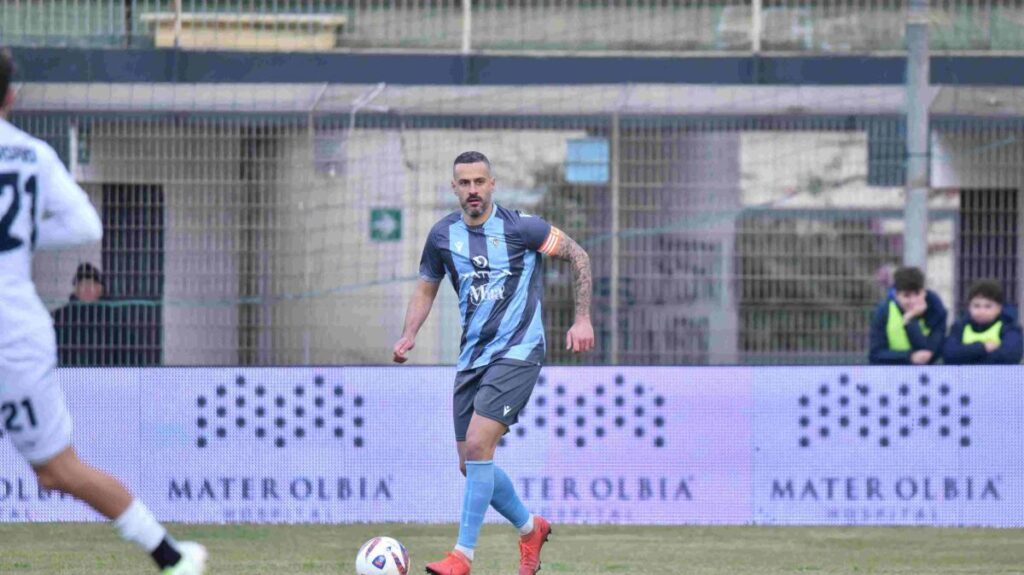 Latte Dolce saluta Marco Cabeccia: 267 presenze e 56 gol per lo storico capitano
