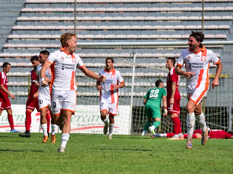 Pistoiese, esordio vincente al Melani: Solbiatese ko 2-0