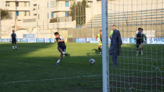 Martina, 2-0 alla Nocerina: testa della classifica e festa al Tursi