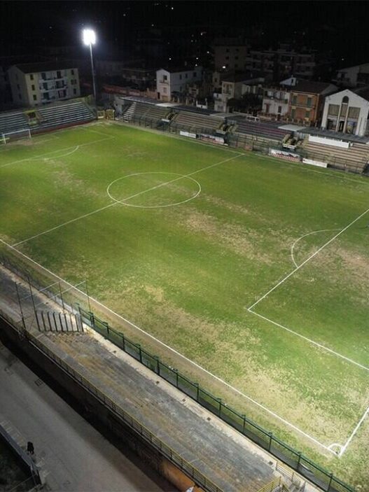 Giulianova multato per lancio di bottiglie contro la panchina dell'Ancona