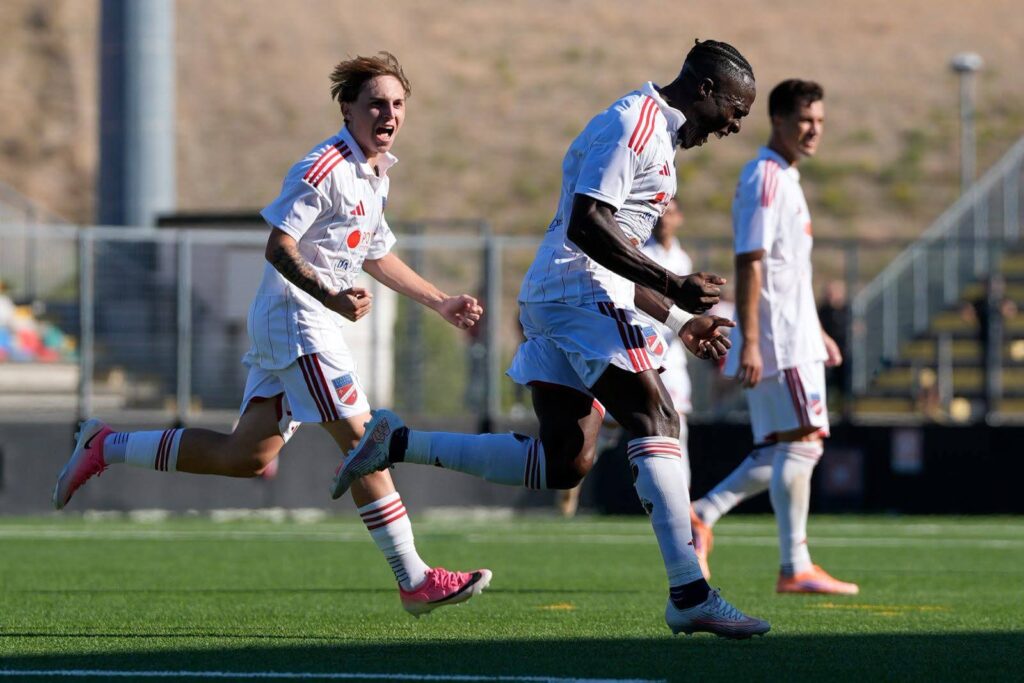 Teramo travolge la Vigor Senigallia in un pirotecnico 6-4